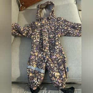 Dainish mikk-line snowsuit for newborn. NWOT